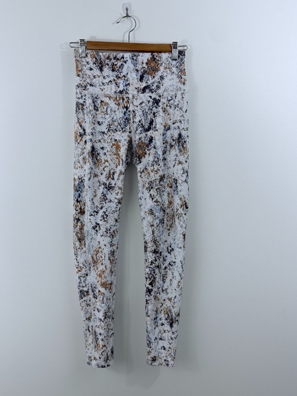 Savvi High-Waisted Printed Activewear Pocket Leggings - Size Medium